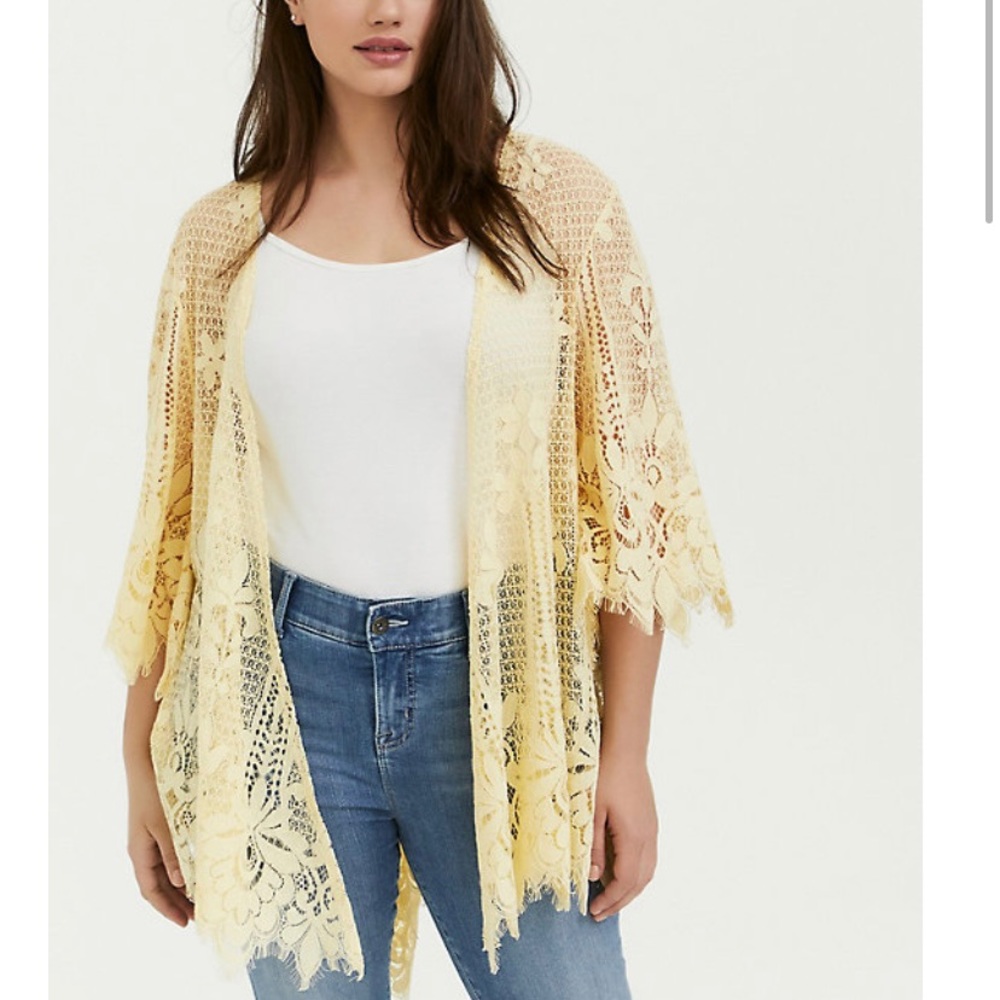 Torrid Size 00/0 Yellow Scalloped Lace Kimono NWT